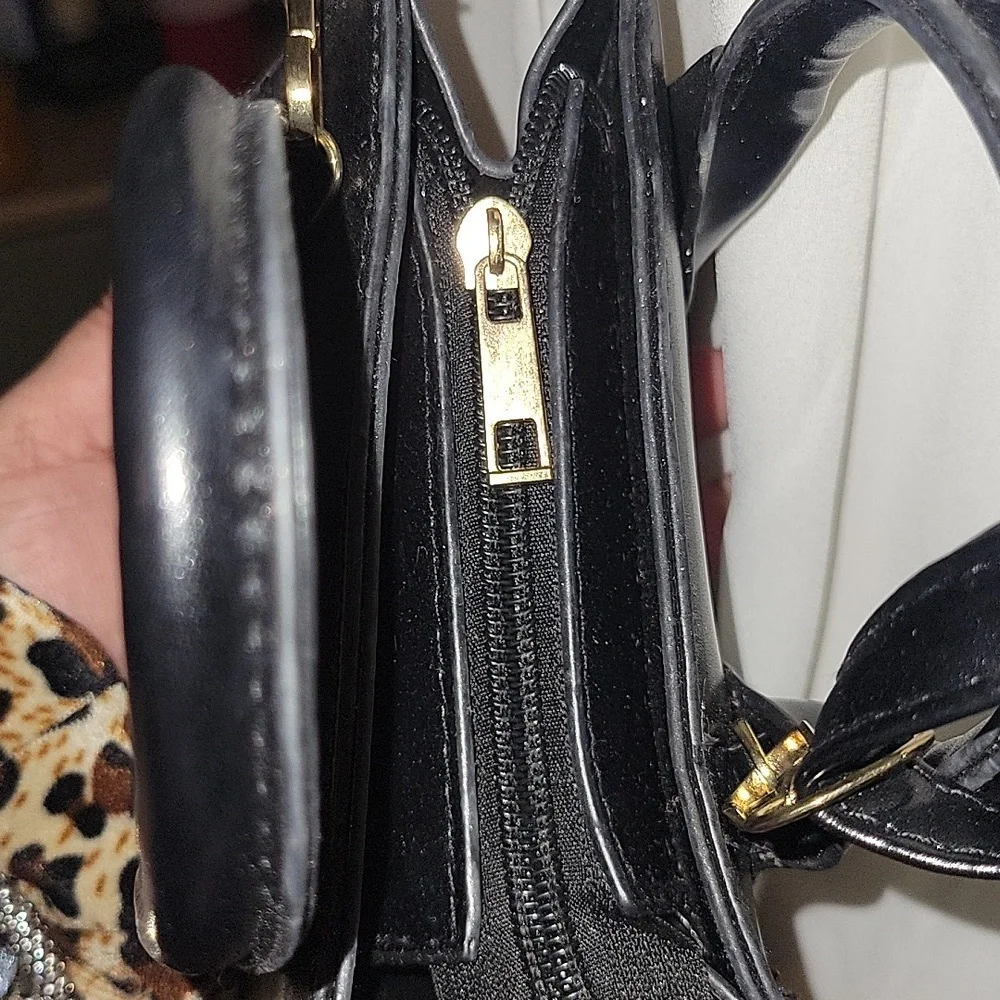 Tiny black crossbody purse - Picture 5 of 8